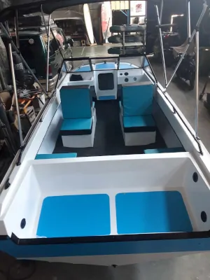 Australian Pride 5M Fibreglass Speedboat interior layout