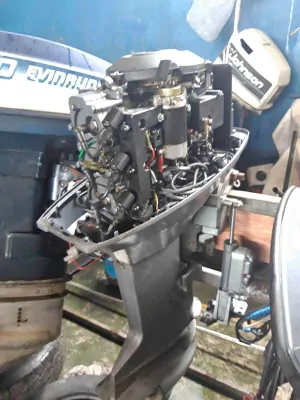 Yamaha 30HP Outboard Motor covers off